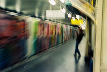 1991-metro-non-stop- / premier  wall-train sur  métro parisien